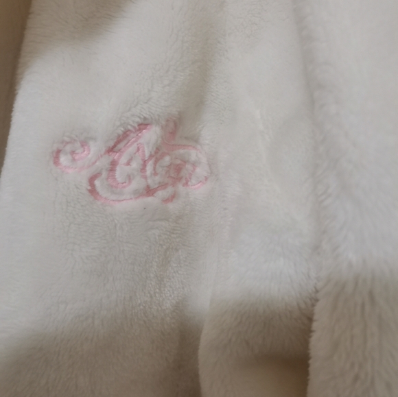 Victoria’s Secret Angel Robe - Picture 3 of 4